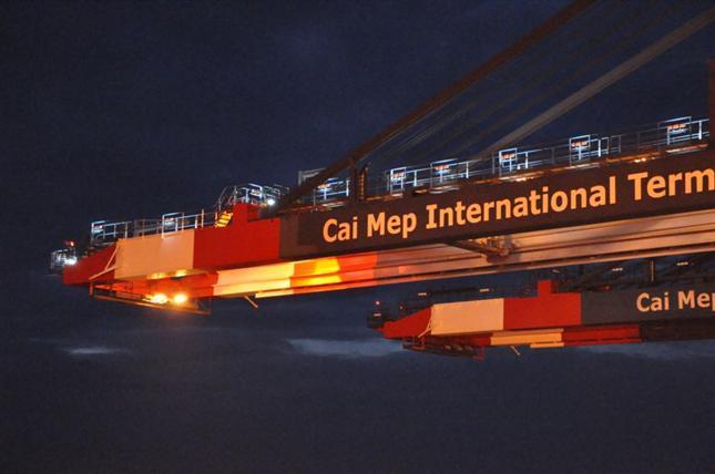 Cảng Quốc tế Cái Mép đón tàu container siêu lớn 147.000 tấn.