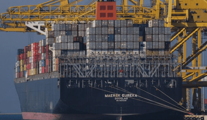 Maersk Eureka suffers engine failure on the Pacific - MBF
